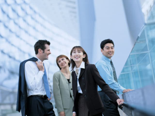 日本で働く外国人にとってわからないことが多いのが日本の職場です。日本人と自分たちとの考え方やそれぞれの仕事の進め方の違いを知ることでなぜそうなのか理解できなかったことがわかるようになります。考え方の違いを知れるので受け入れ側として学ぶ人事担当者も増えています。